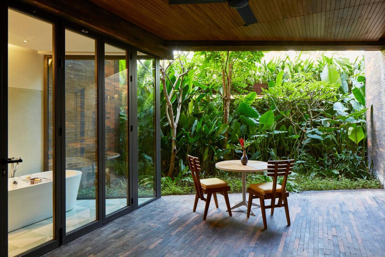 Potato Head Suites&Studios Seminyak Exterior foto A private garden at the hotel
