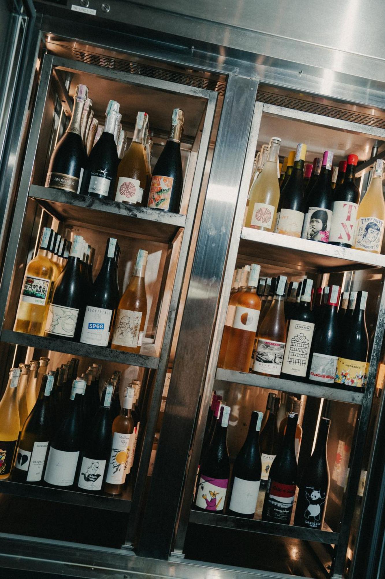 Potato Head Suites&Studios Seminyak Exterior foto Natural wine at a wine bar in Paris
