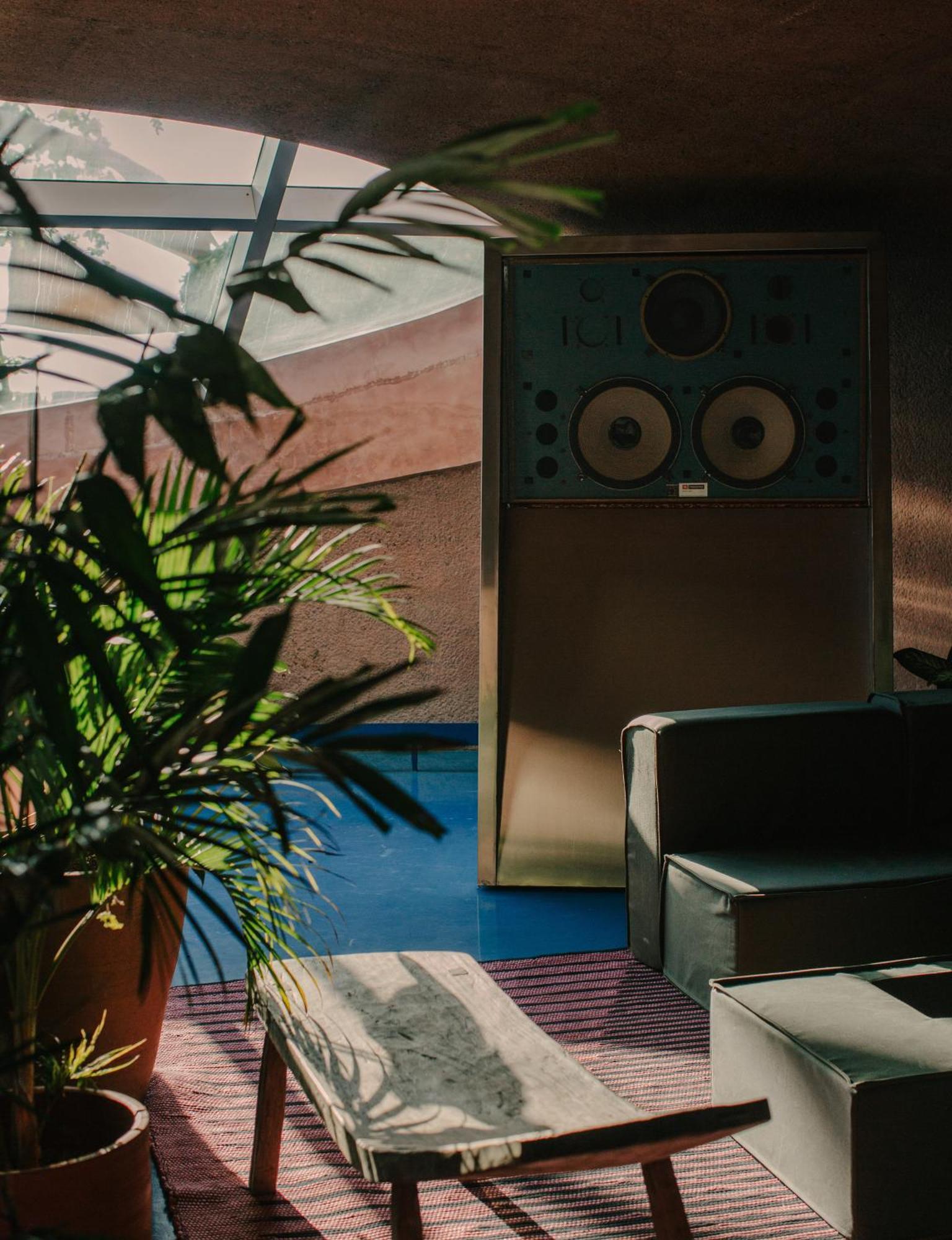 Potato Head Suites&Studios Seminyak Exterior foto The interior of the station